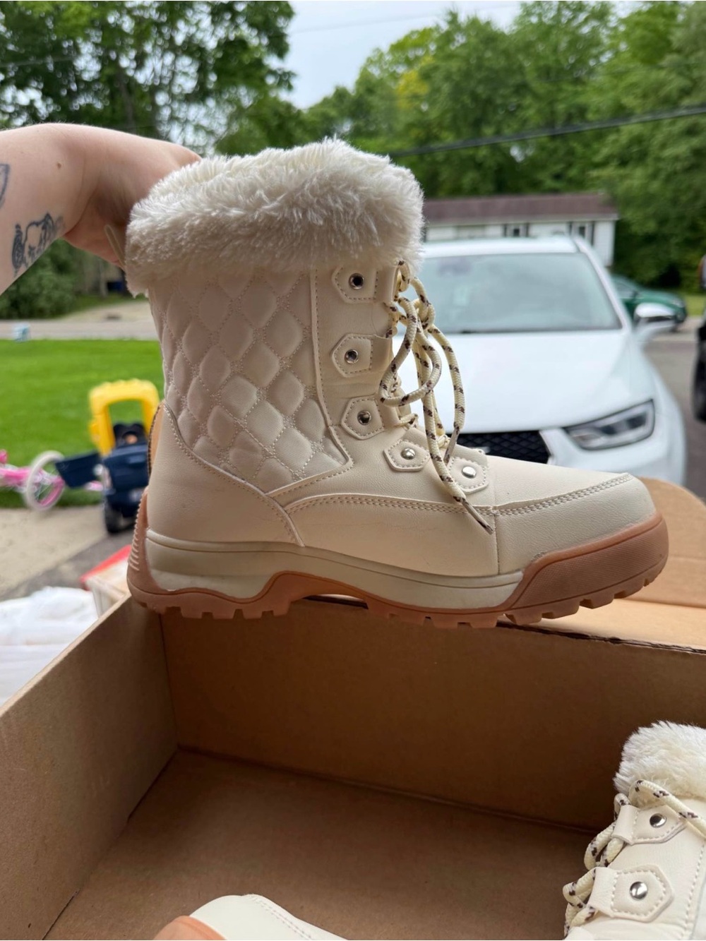 Women's Cream Quilted Faux-Fur Lace-Up Winter Boots